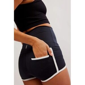 NEW FREE PEOPLE FP MOVEMENT BLACK WHITE ISLAND TIME SHORTS SZ XS